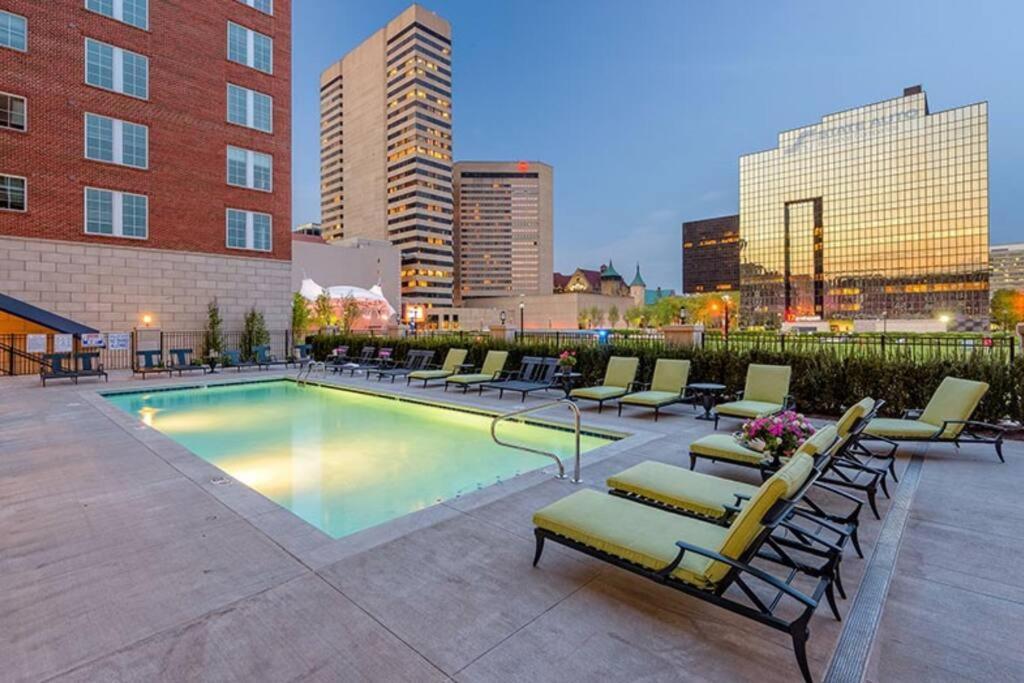 King Size Studio In Heart Of Downtown Columbus Bagian luar foto